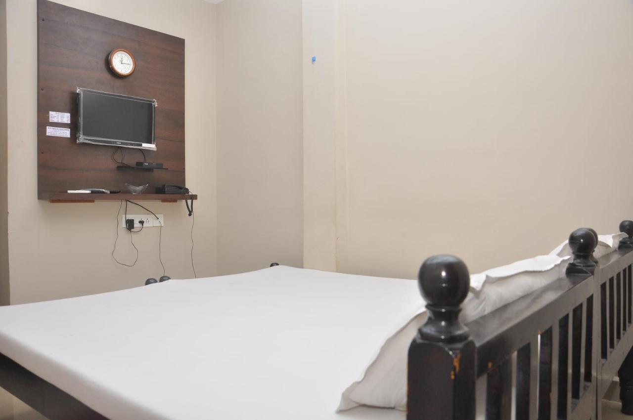 Hotel Temple City Papanasam Екстериор снимка