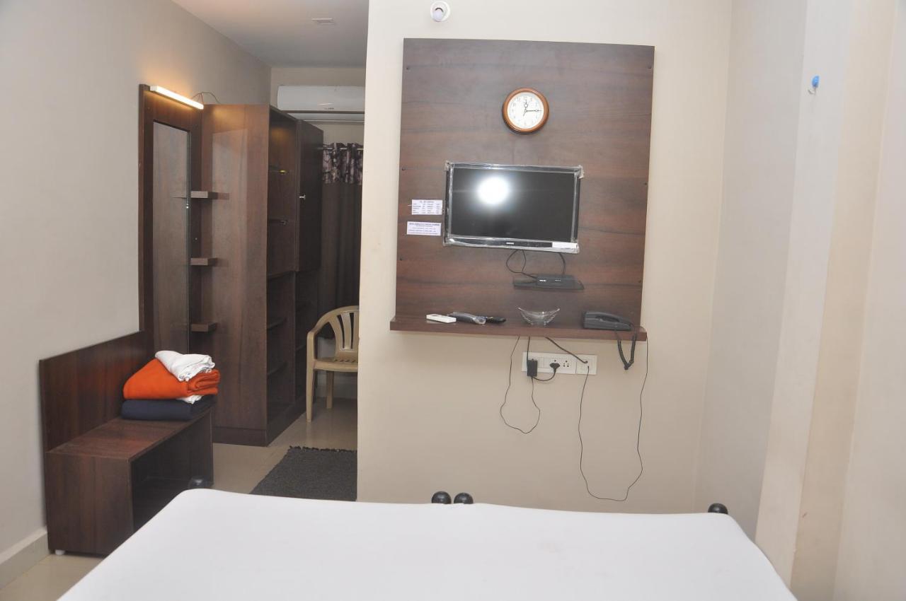 Hotel Temple City Papanasam Екстериор снимка