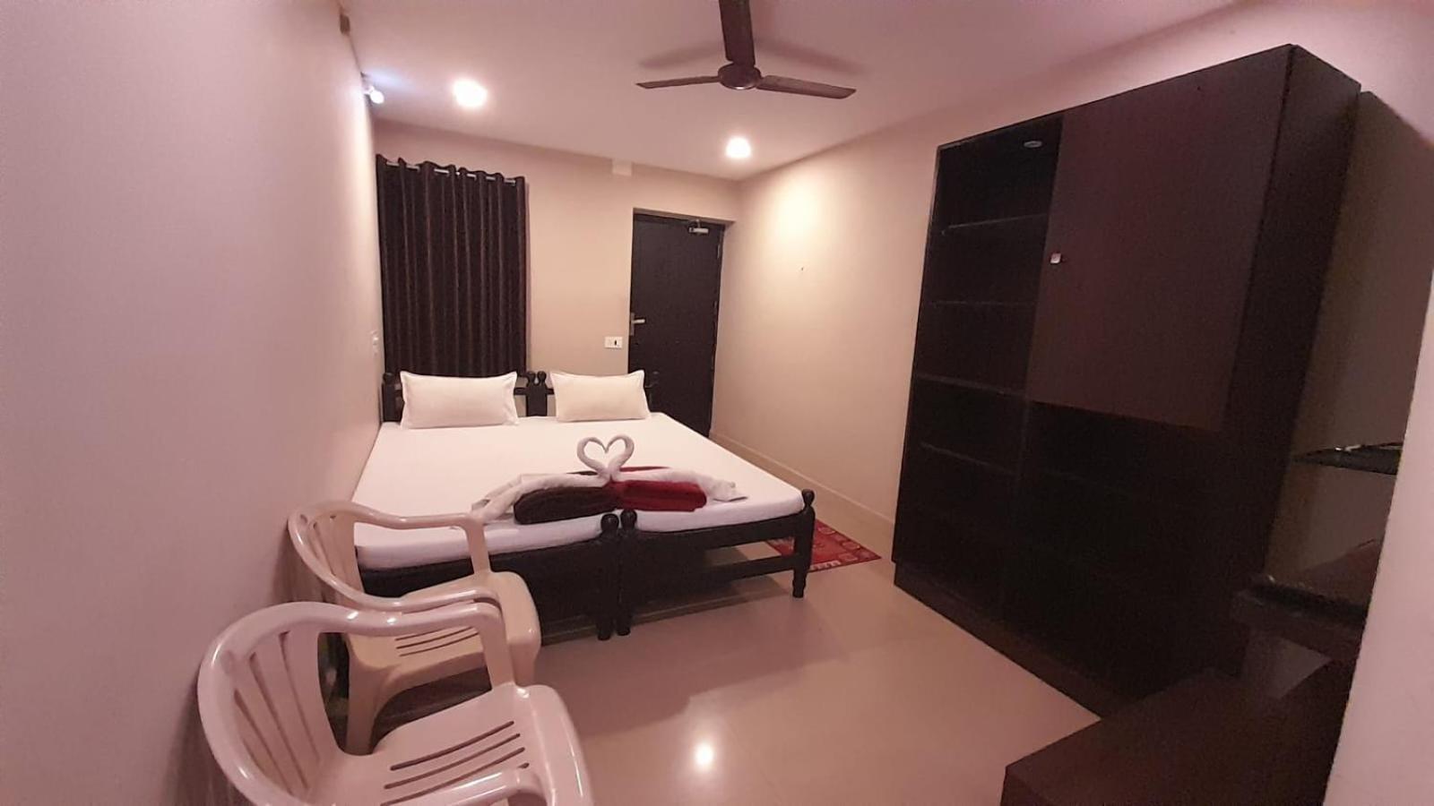 Hotel Temple City Papanasam Екстериор снимка